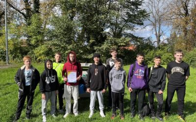 I miejsce w piłce nożnej chłopców .