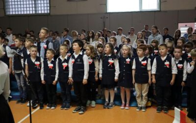 Wspólne świętowanie odzyskania przez Polskę niepodległości.