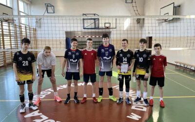 II miejsce w półfinałach powiatu w siatkówce.