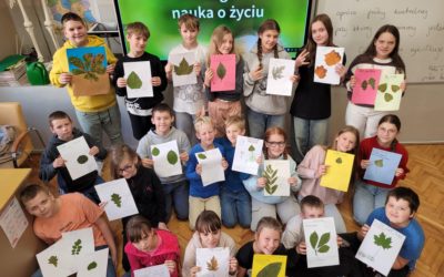 Powitanie jesieni na lekcji biologii.